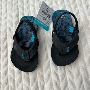 Baby boy flip flops, size 5/6